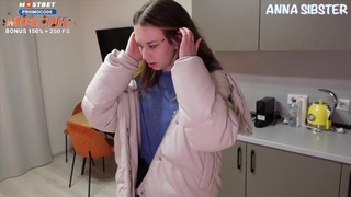 Вот и поладили с новой квартиранткой, секс у нас был жаркий!